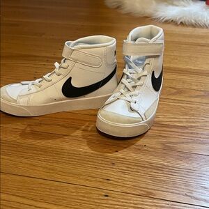 Nike Women's White and Black High-Top Sneakers